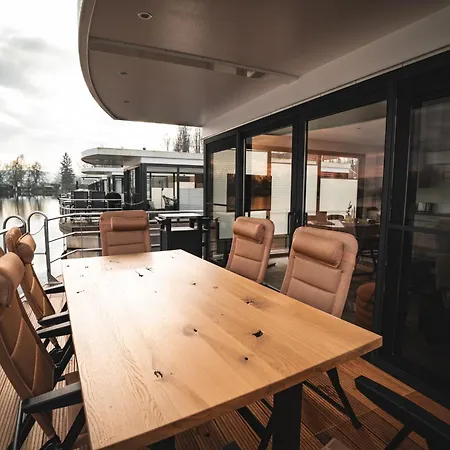 Floatinghouses Weserbergland Holiday home *