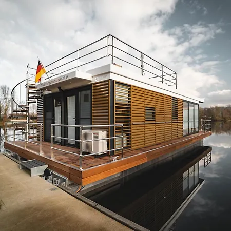 Holiday home Floatinghouses Weserbergland