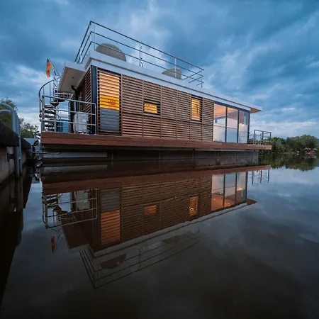 Holiday home Floatinghouses Weserbergland Hoexter