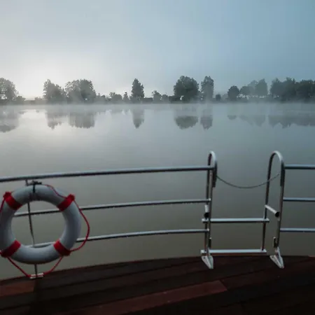 Floatinghouses Weserbergland Holiday home *