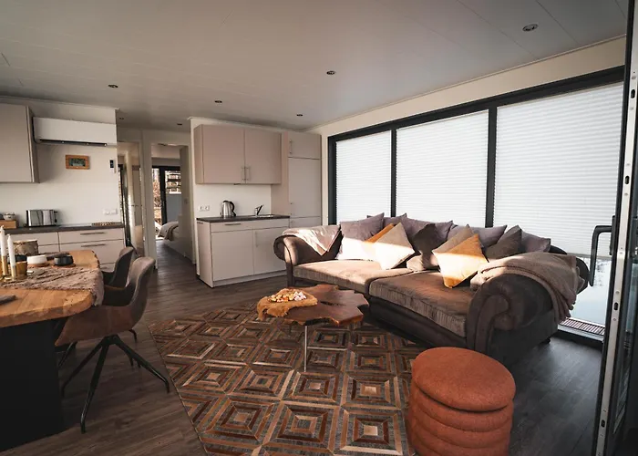 Floatinghouses Weserbergland 펜션 혹스터