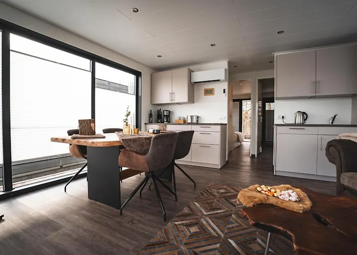 Floatinghouses Weserbergland 펜션 혹스터