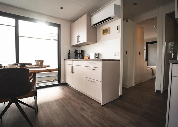 Floatinghouses Weserbergland 펜션 혹스터