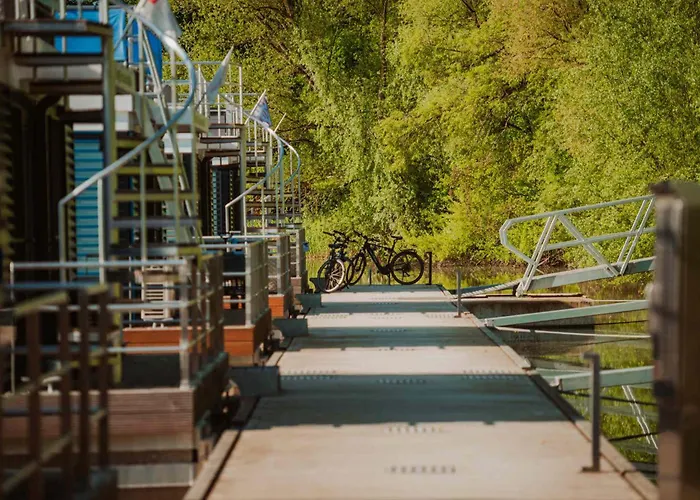 Floatinghouses Weserbergland 펜션 혹스터