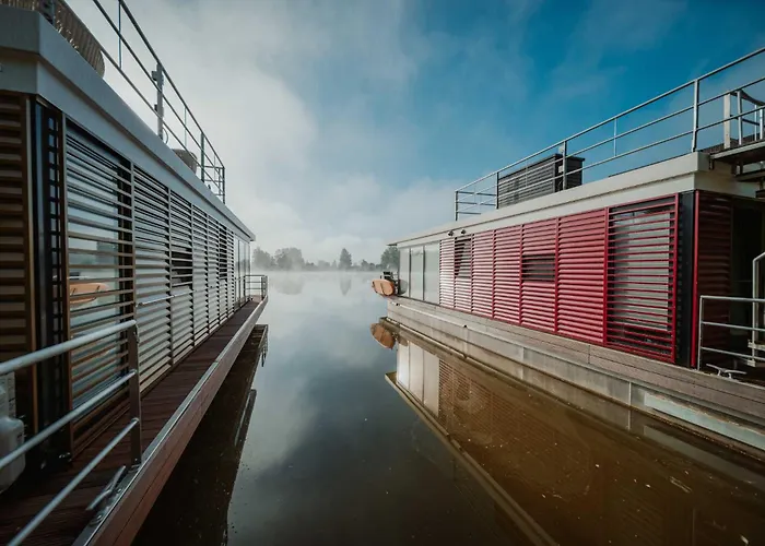 Floatinghouses Weserbergland 혹스터
