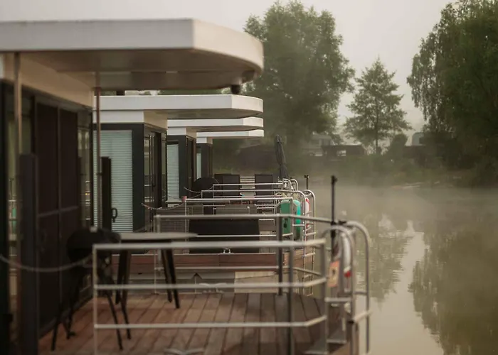 Floatinghouses Weserbergland * 혹스터