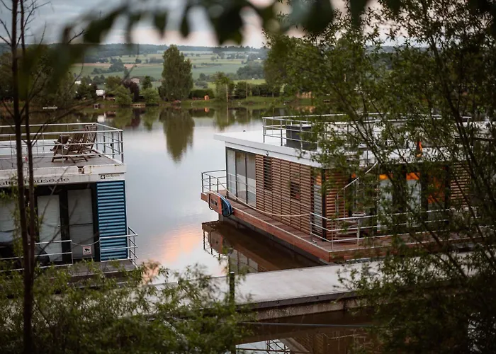 Floatinghouses Weserbergland 펜션 *