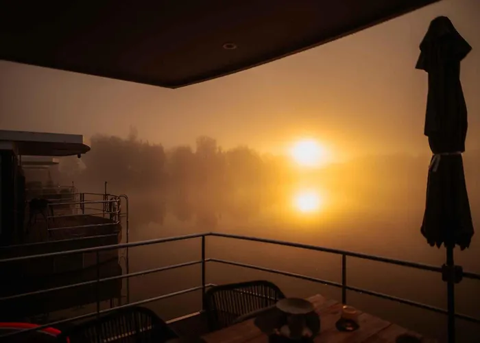 펜션 Floatinghouses Weserbergland 혹스터