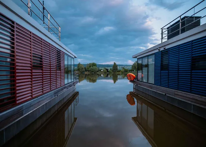 Floatinghouses Weserbergland 혹스터